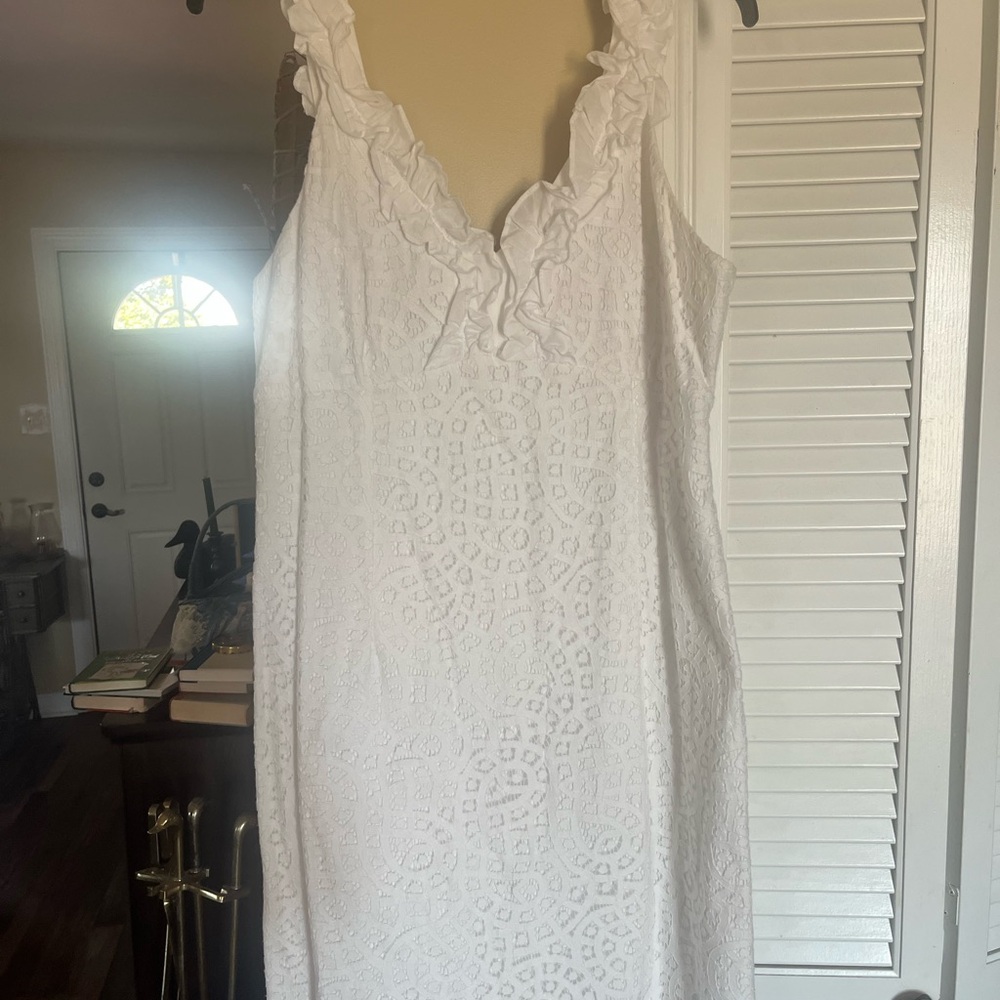 Lilly Pulitzer White vneck  floral dress